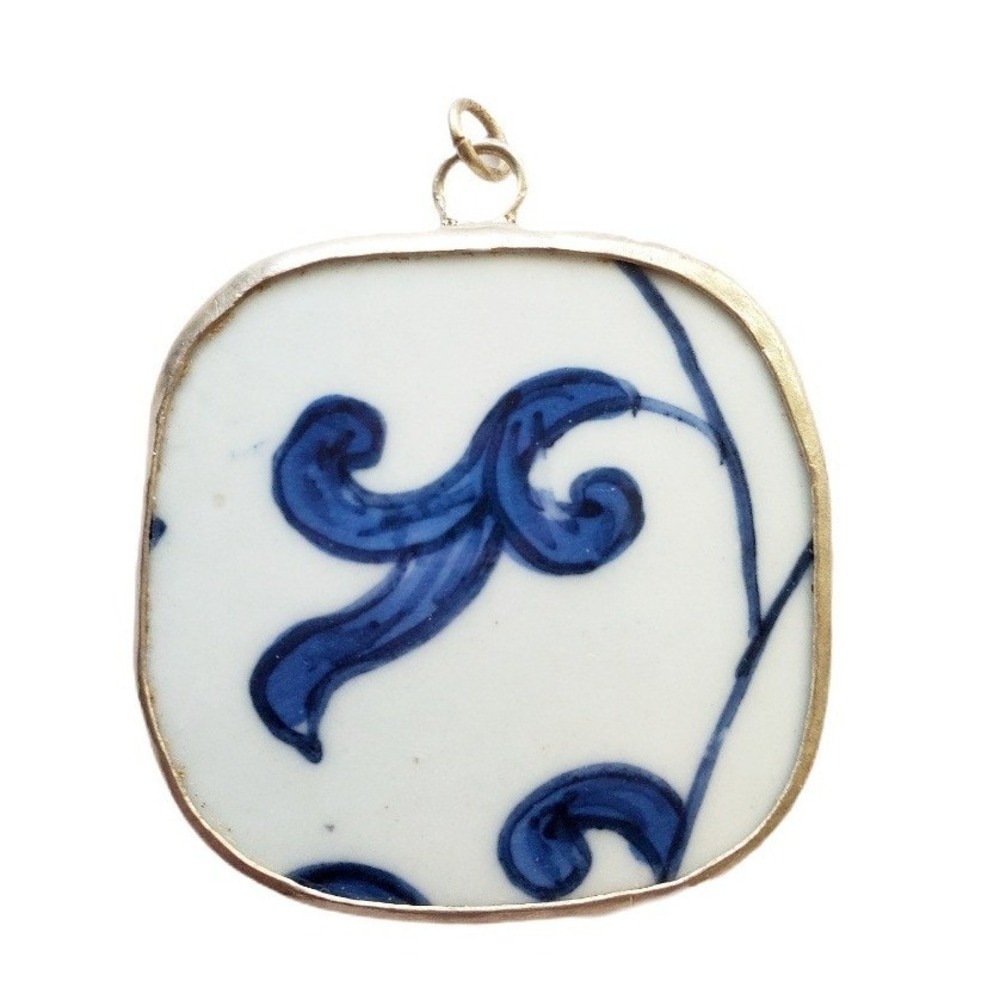 Vintage Broken China Pendant Ming Blue White Pottery Shard‎ Silver Tone Square